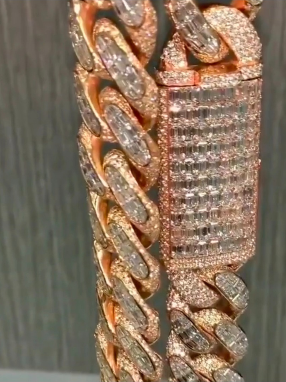 20mm Silver Diamond Edge Iced Out Cuban Link Men’s Moissanite Chains