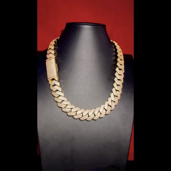 cuban link chain moissanite - Image 3