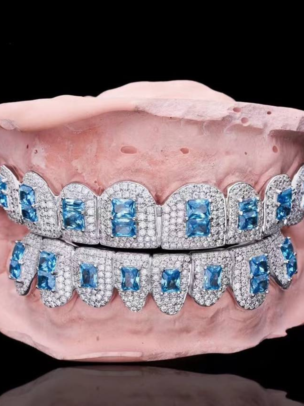 VVS Moissanite Designer Teeth Grillz – Handcrafted High Clarity Stones