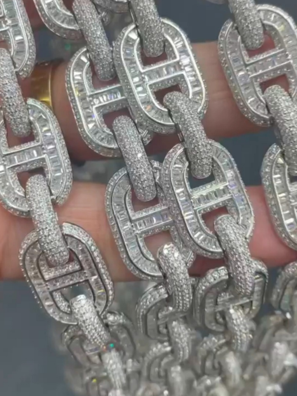 22mm Men’s Silver Diamond Style Moissanite Iced Out Cuban Link Chain