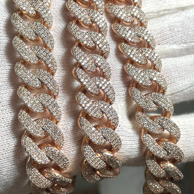 Cuban Link Chains: A Must-Have Accessory In Men’s Fashion Today